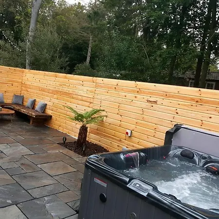 Treehouse - Hot Tub Villa Newton on the Moor Exterior photo