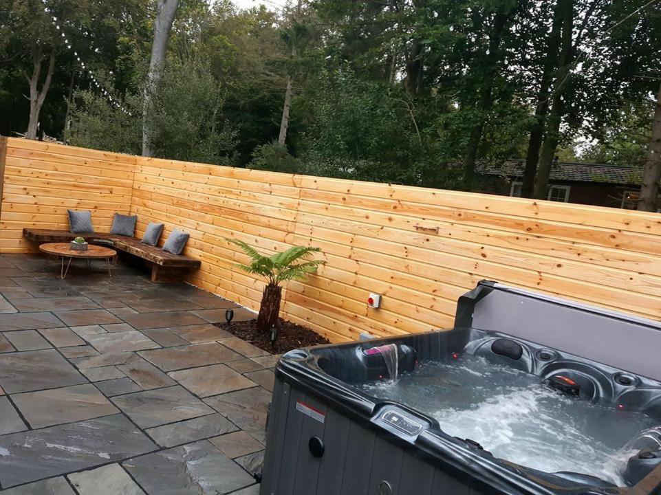 Treehouse - Hot Tub Newton on the Moor