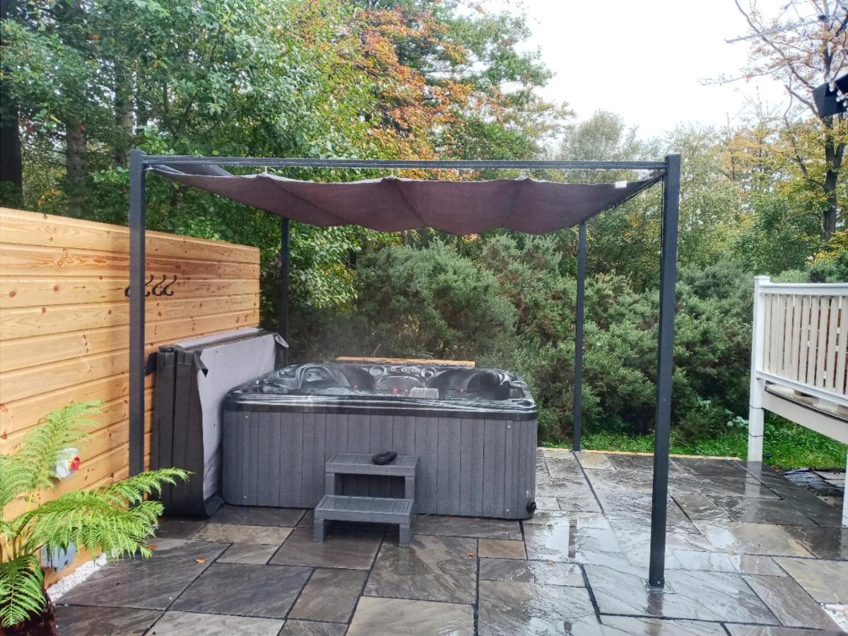 Treehouse - Hot Tub * Newton on the Moor
